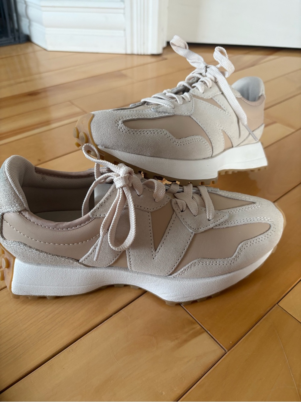 New Balance 327 Women’s Beige Suede-Panel Lace-Up Sneakers